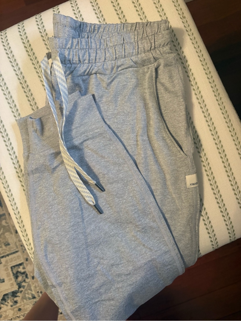 Vuori performance joggers